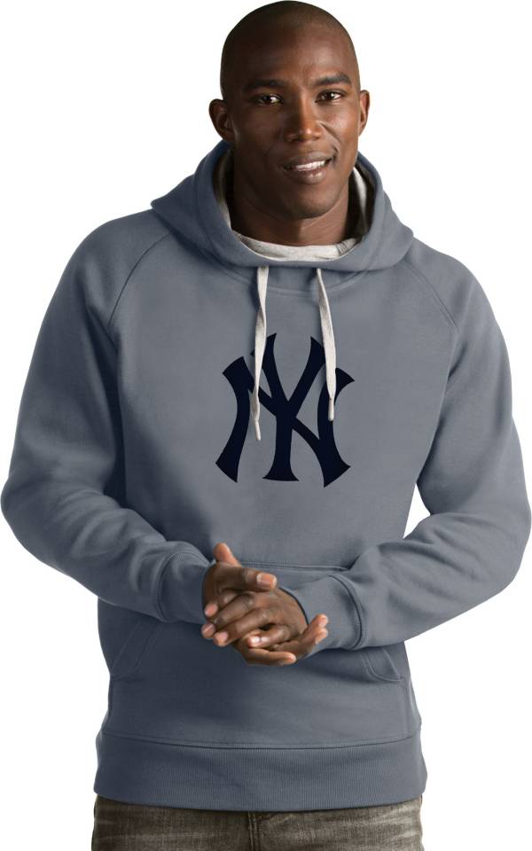 Antigua Men's New York Yankees Grey Victory Pullover product image