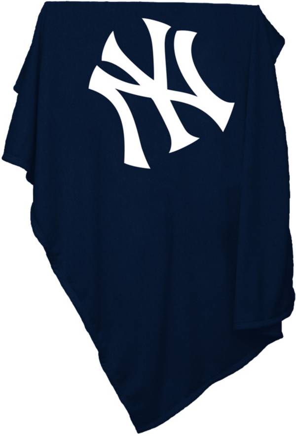 New York Yankees 54'' x 84'' Sweatshirt Blanket