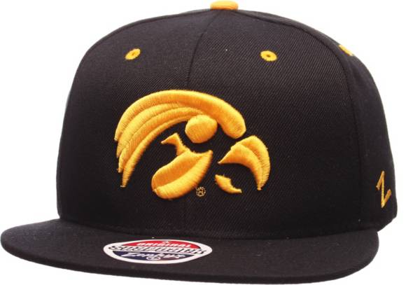 Zephyr Men's Iowa Hawkeyes Z11 Black Snapback Hat