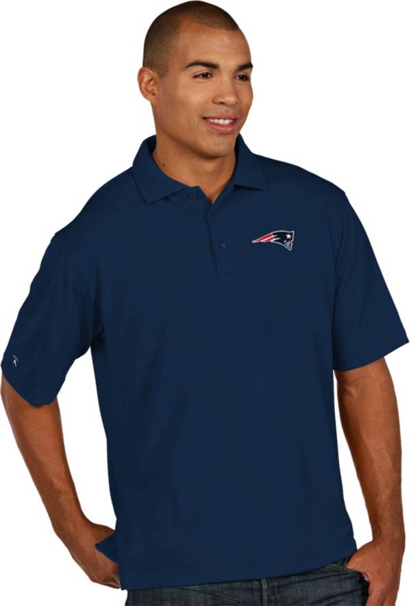 Antigua Men's New England Patriots Pique Xtra-Lite Navy Polo