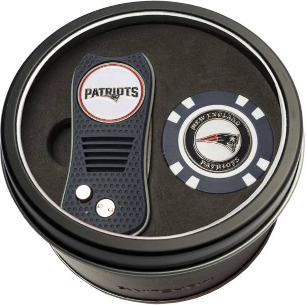 Team Golf New England Patriots Switchfix Divot Tool and Poker Chip Ball Marker Set