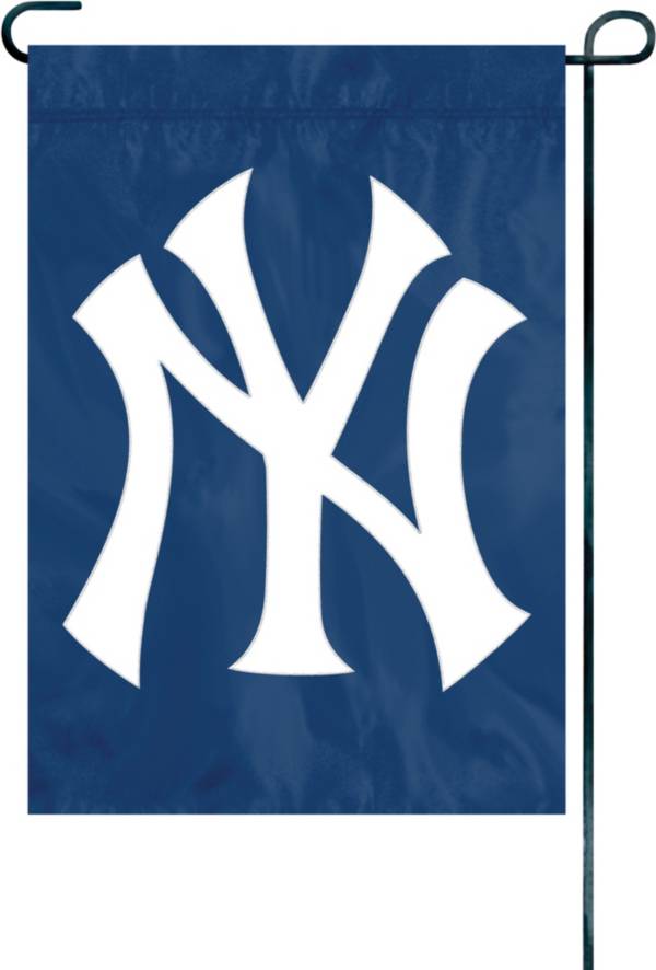 Party Animal New York Yankees Premium Garden Flag