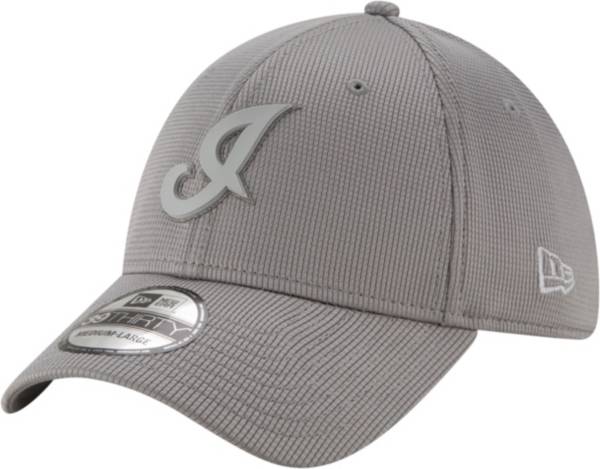 New Era Men's Cleveland Indians Gray 39Thirty Clubhouse Stretch Fit Hat product image