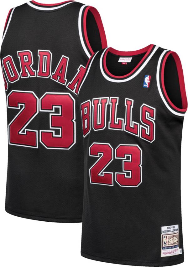 ريحة عطرك Mitchell & Ness Men's Chicago Bulls Michael Jordan #23 Authentic 1997-98  Black Jersey ريحة عطرك