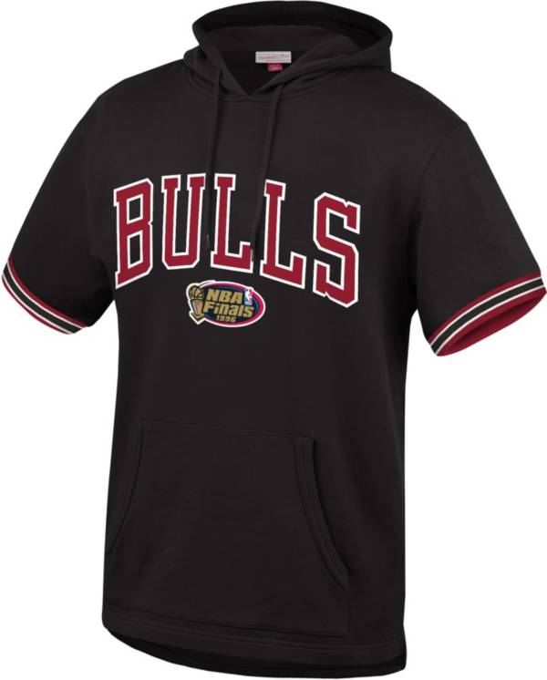 Mitchell & Ness Men's Chicago Bulls Short Sleeve Black Hoodie