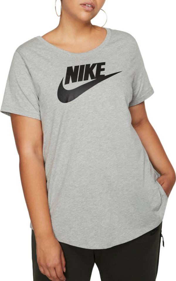 Nike Women's Plus Size Sportswear Essential T-Shirt