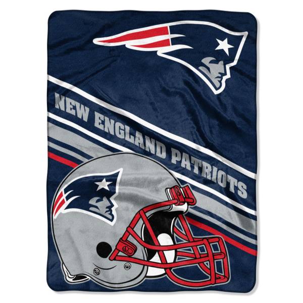 New England Patriots 60'' x 80'' Slant Raschel
