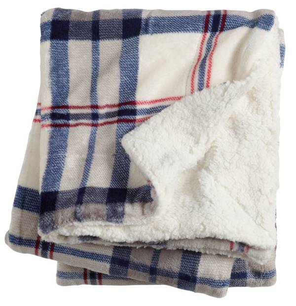 Northeast Outfitters Cozy Plaid Sherpa Blanket