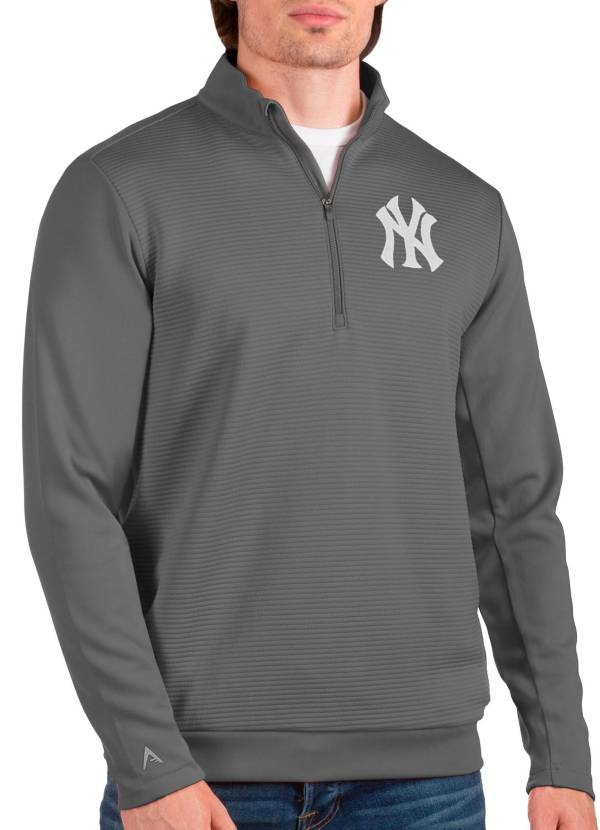 Antigua Men's New York Yankees Carbon Quarter-Zip Pullover