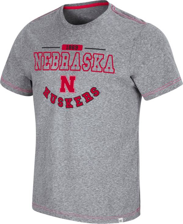 Colosseum Men's Nebraska Cornhuskers Grey Tannen T-Shirt