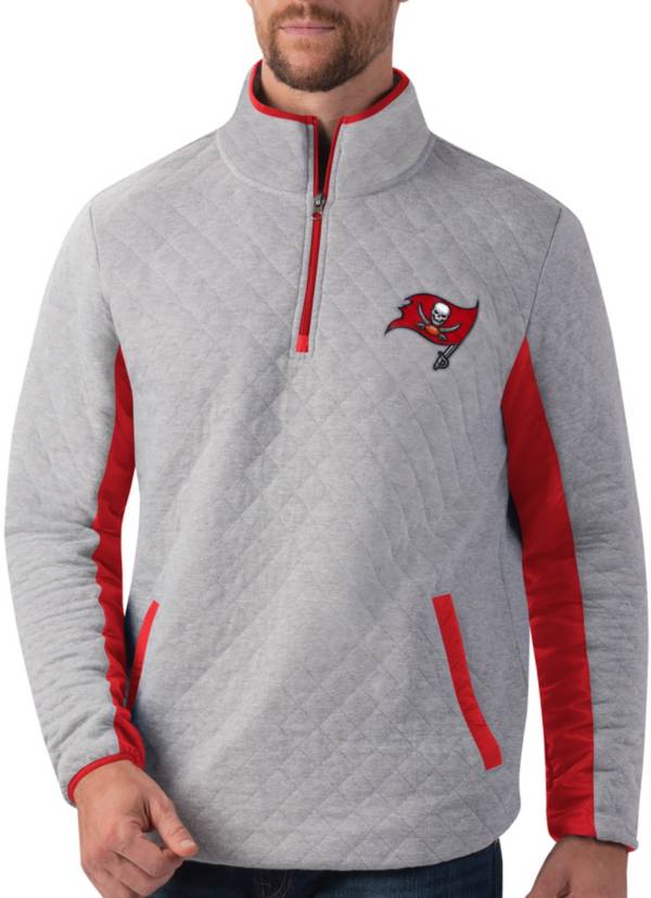 G-III Men's Tampa Bay Buccaneers Slugger Quilt Grey Half-Zip Pullover