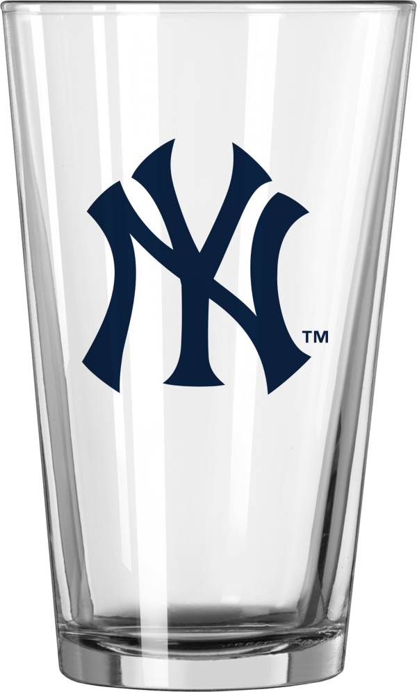 Logo New York Yankees 16oz. Gameday Pint Glass