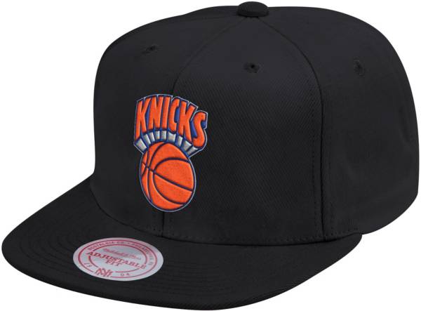 Mitchell & Ness Men's New York Knicks Black Hardwood Classics Snapback Hat