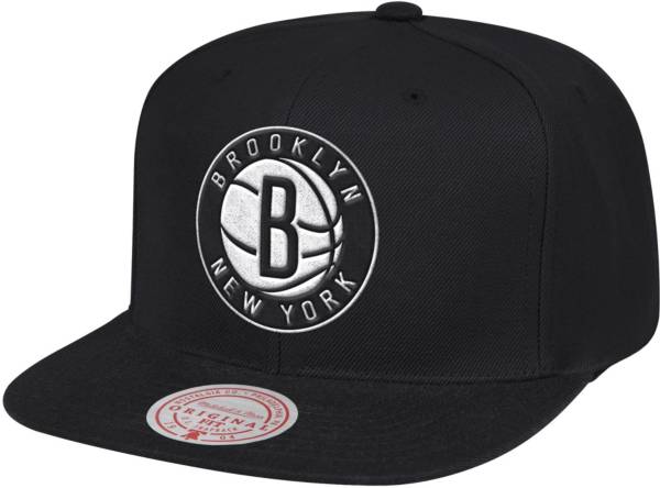 Mitchell & Ness Men's Brooklyn Nets Black Patch Snapback Hat