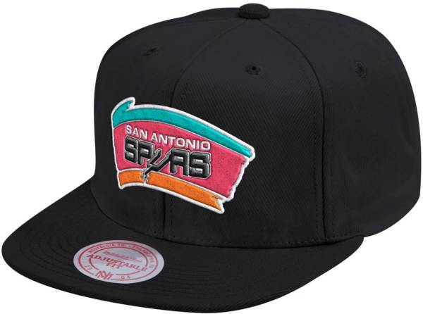 Mitchell & Ness Men's San Antonio Spurs Black Hardwood Classics Snapback Hat