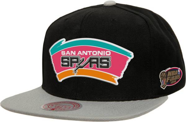 Mitchell & Ness Men's San Antonio Spurs Black Hardwood Classics Champs Snapback Hat