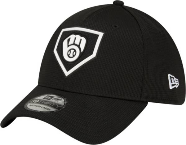 New Era Men's Milwaukee Brewers Black Club 39Thirty Stretch Fit Hat