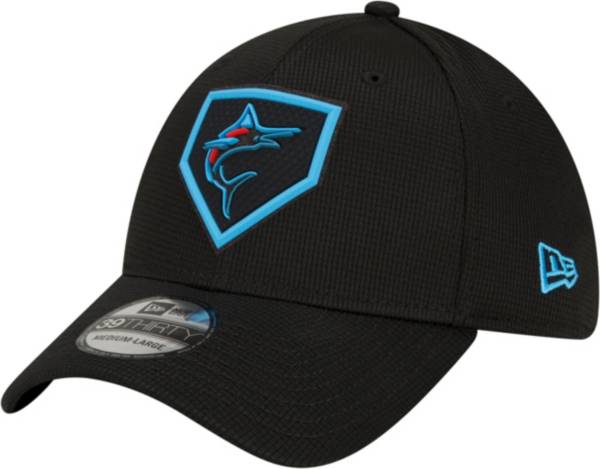 New Era Men's Miami Marlins Black Distinct 39Thirty Stretch Fit Hat