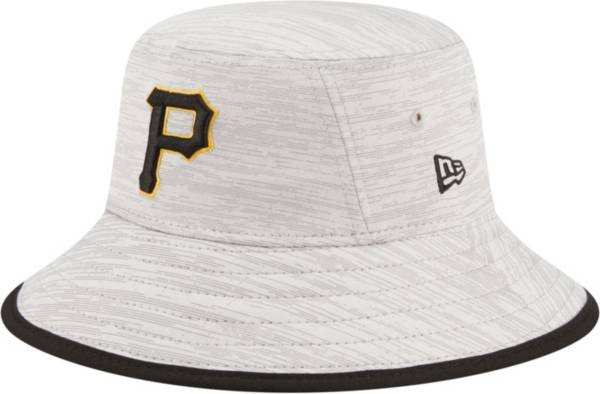 New Era Men's Pittsburgh Pirates Grey Distinct Bucket Hat
