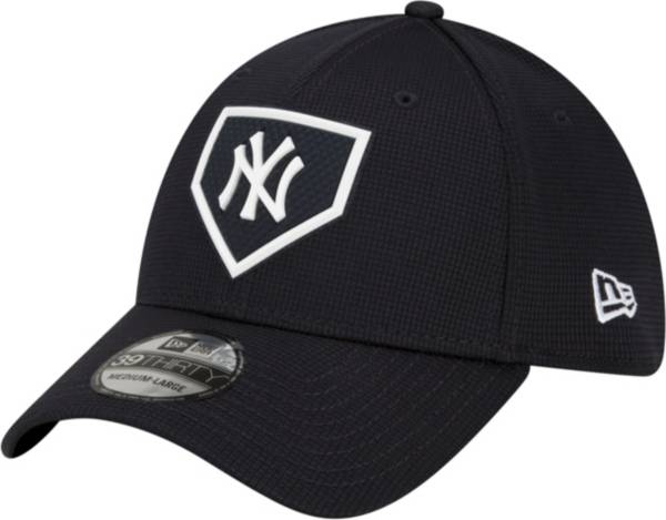 New Era Men's New York Yankees Navy Distinct 39Thirty Stretch Fit Hat