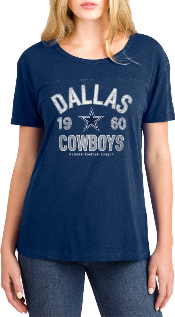 New Era Women's Dallas Cowboys Mineral Wash Navy T-Shirt