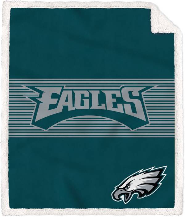 Pegasus Sports Philadelphia Eagles 50'' x 60'' Center Stripe Sherpa Blanket