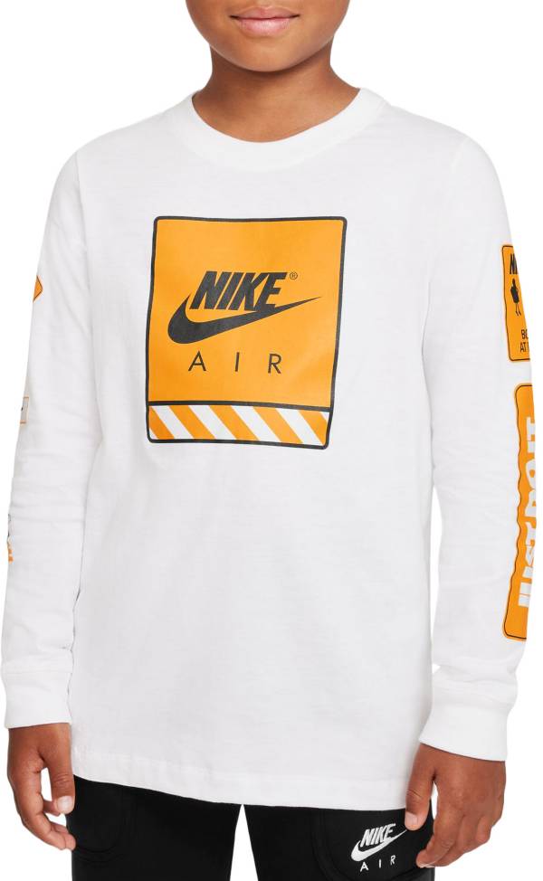 Nike Boys' Sportswear Long-Sleeve Graphic T-Shirt