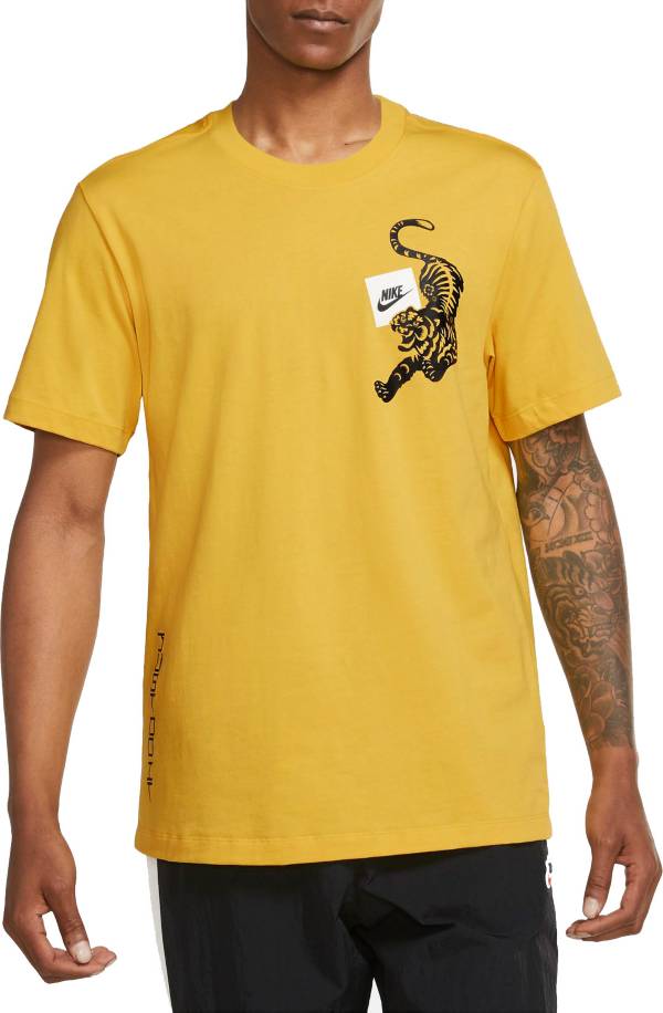 Nike Men's Sportswear Graphic T-Shirt