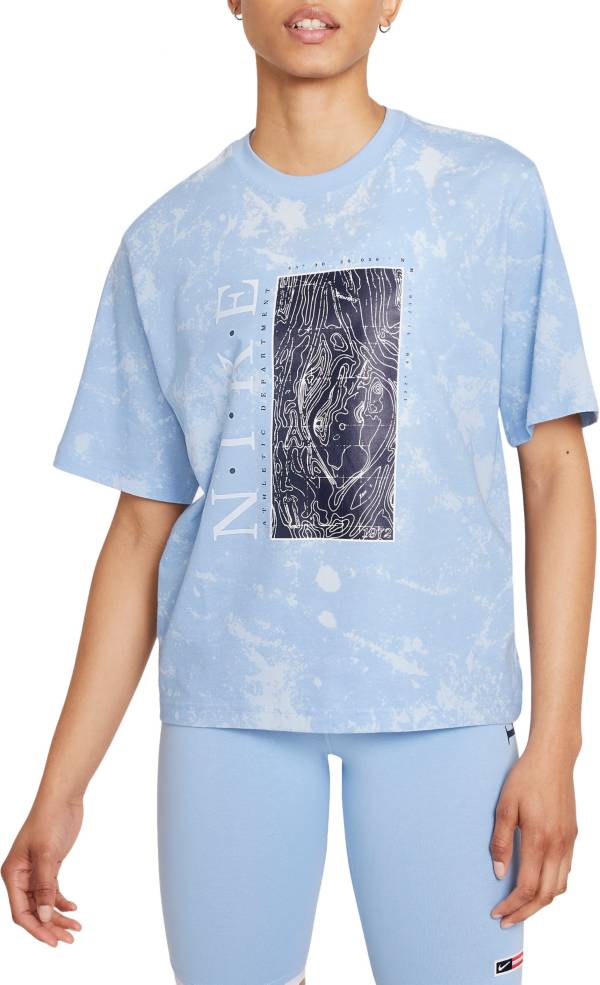 Nike Women's Sportswear Essential Boxy Americana T-Shirt