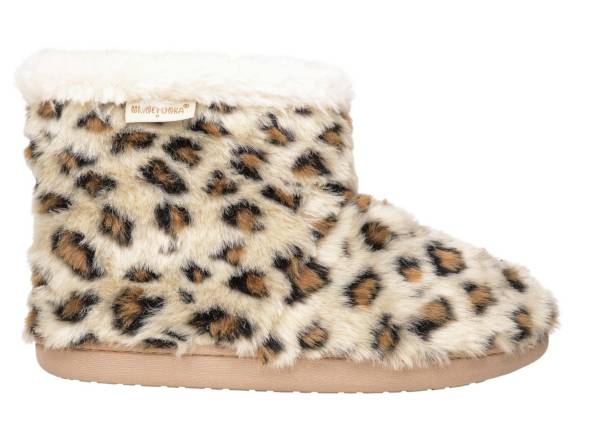 Minnetonka Women's Betty Slippers