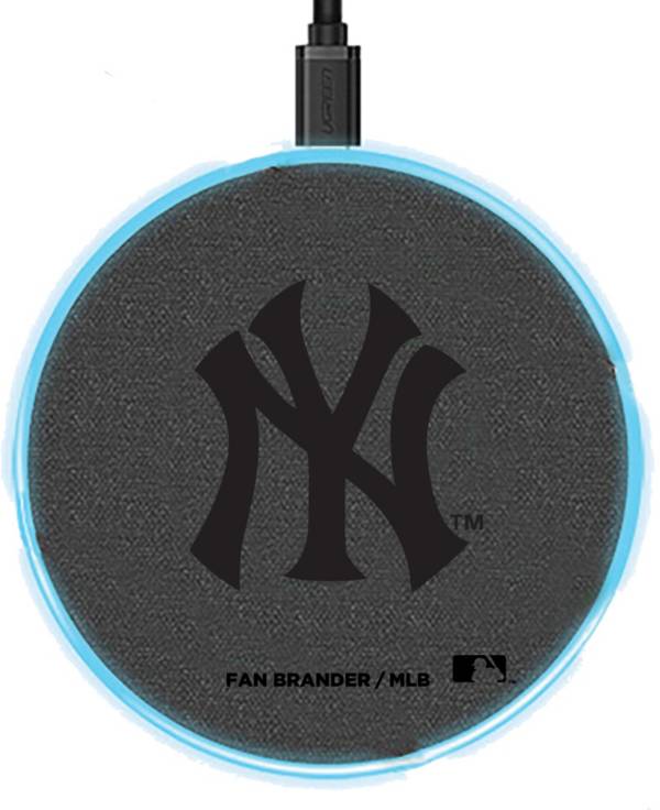 Fan Brander New York Yankees 15-Watt Wireless Charging Base