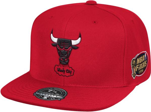 Mitchell & Ness Men's Chicago Bulls Red Champs Fitted Hat