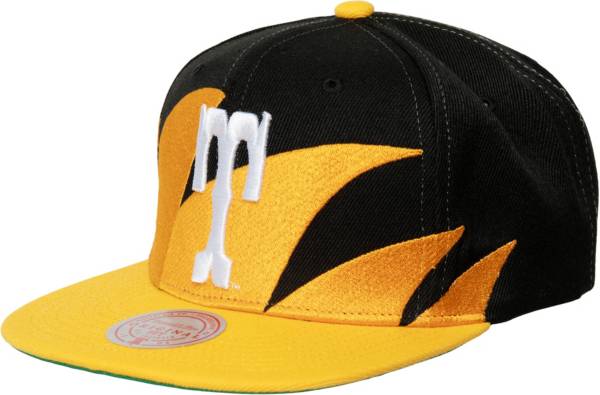 Mitchell & Ness Men's Tennessee Volunteers Tennessee Orange Shark Tooth Adjustable Snapback Hat