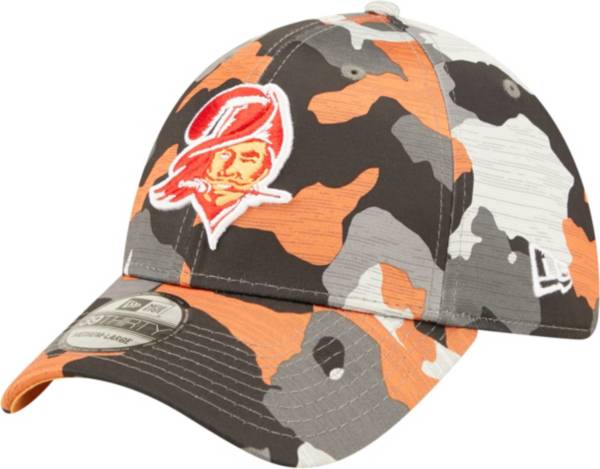 New Era Men's Tampa Bay Buccaneers Sideline Training Camp 2022 Camouflage 39Thirty Stretch Fit Hat