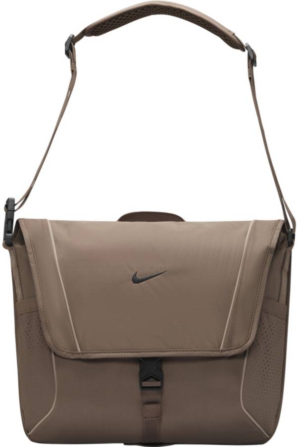 Nike Men's Sportswear Essentials 15L Messenger Bag