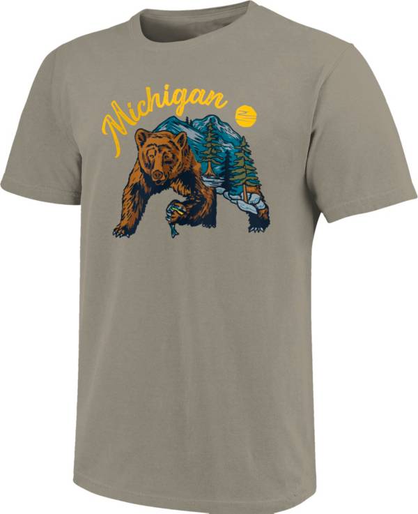 Image One Men's Michigan Bear Mountain Graphic T-Shirt