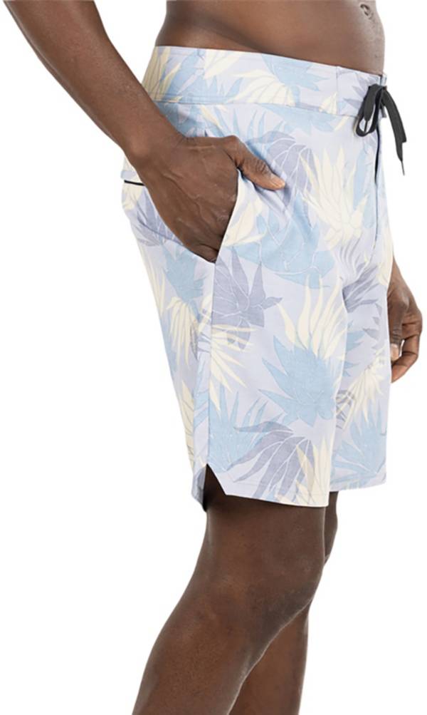 TravisMathew Men's Outsourced Golf Boardshorts