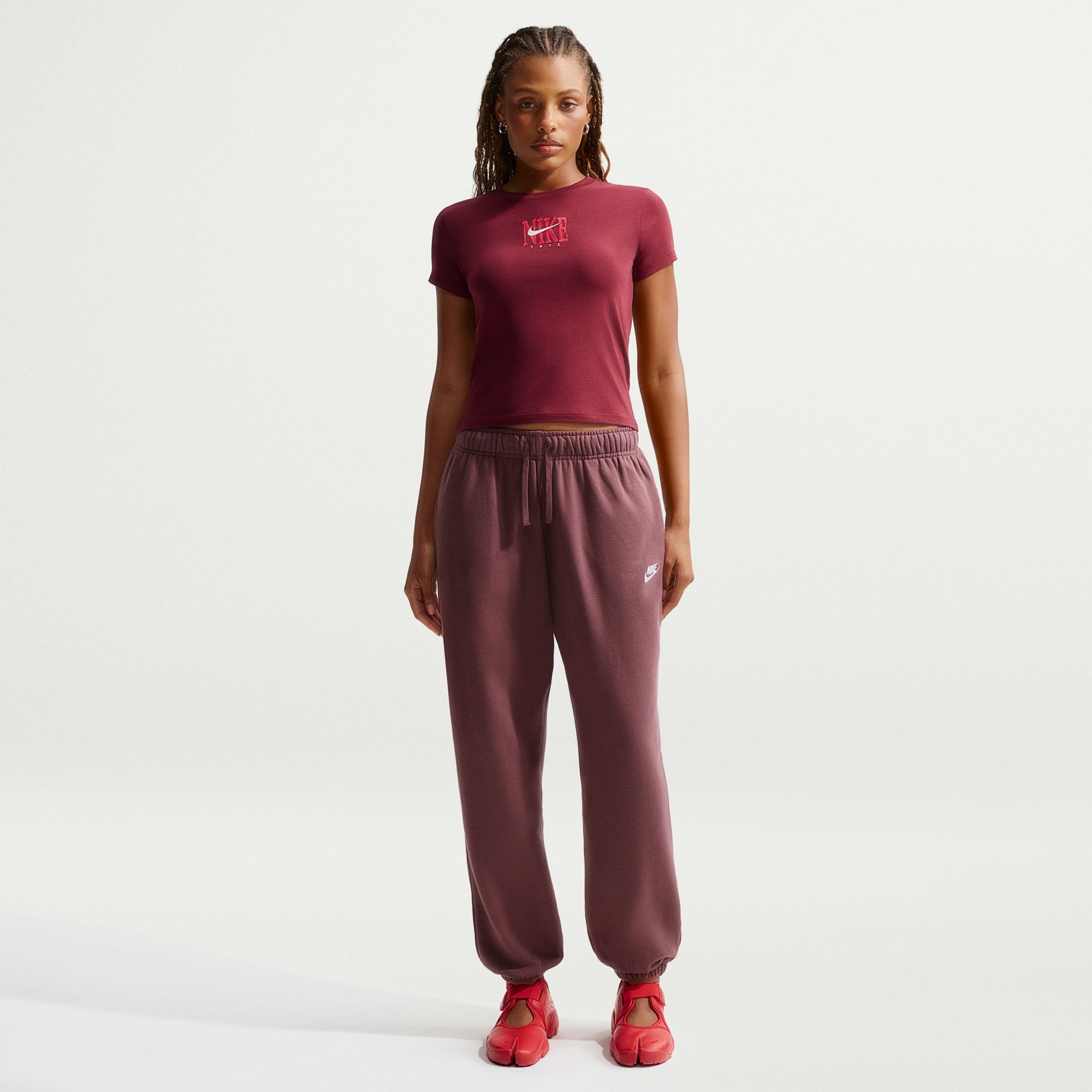 Nike Women's Sportswear Club Fleece Mid-Rise Oversized Sweatpants