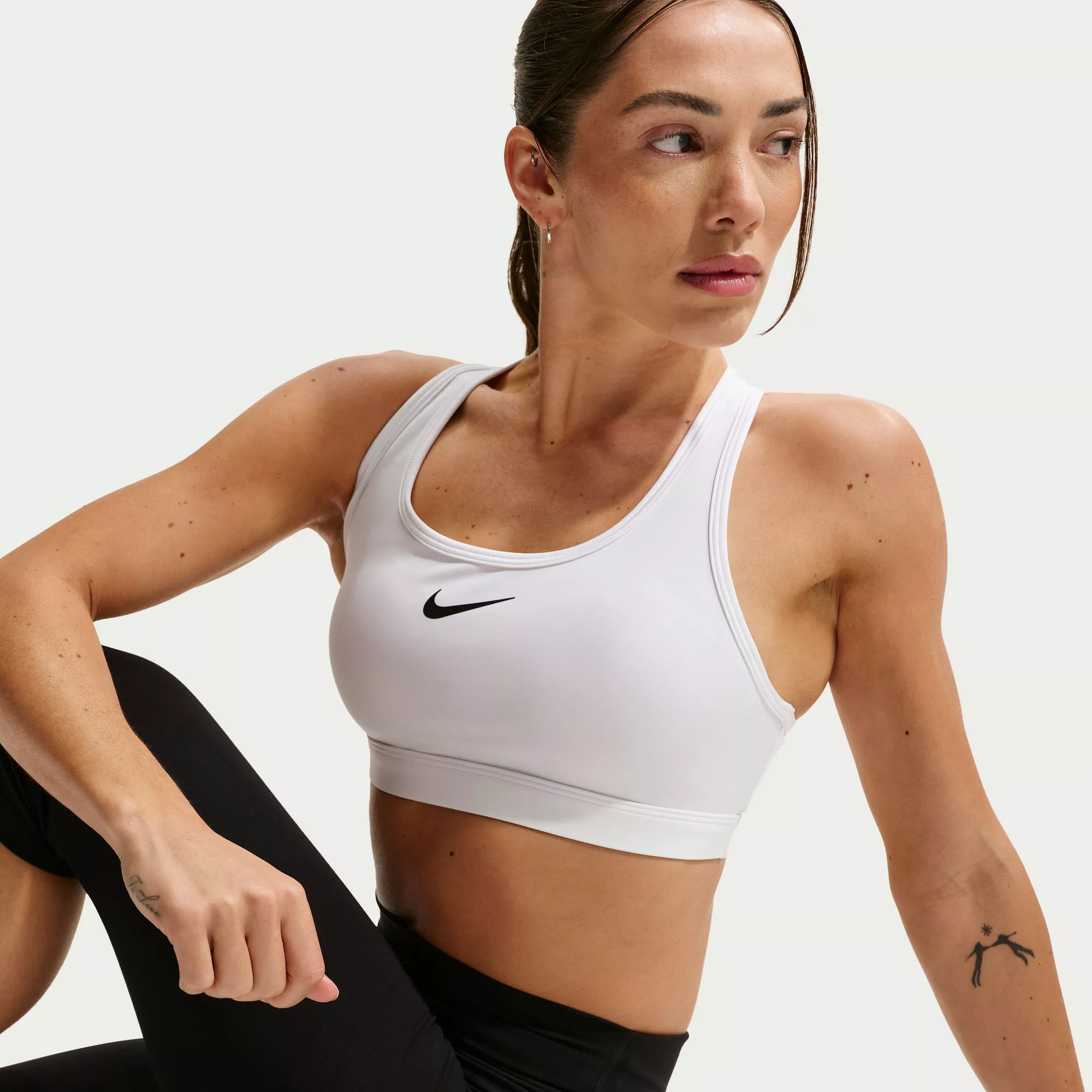 Nike Women's Swoosh Medium Support Padded Sports Bra