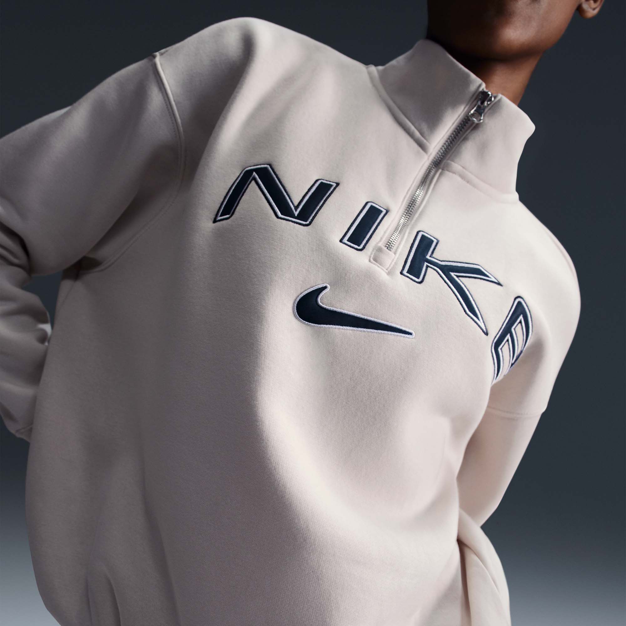 Nike Women's Sportswear Phoenix Fleece Oversized Logo 1/4 Zip