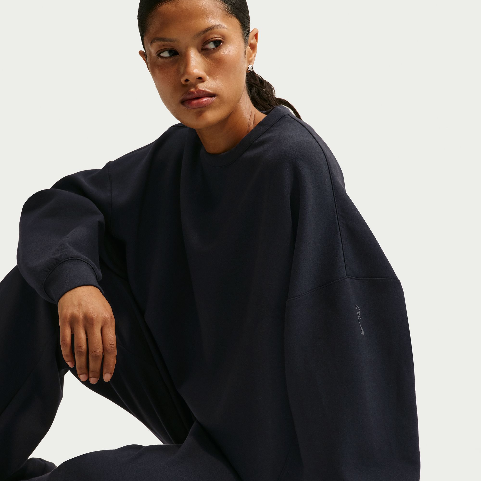 Nike Women's 24.7 ImpossiblySoft Oversized Crewneck Sweatshirt