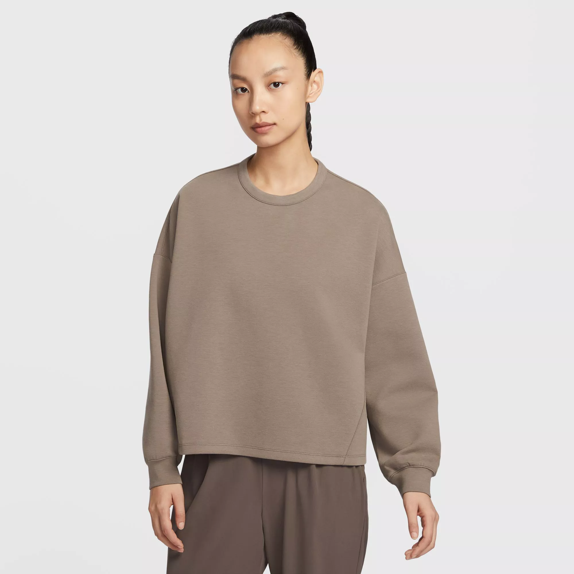 Nike Women's 24.7 ImpossiblySoft Oversized Crewneck Sweatshirt
