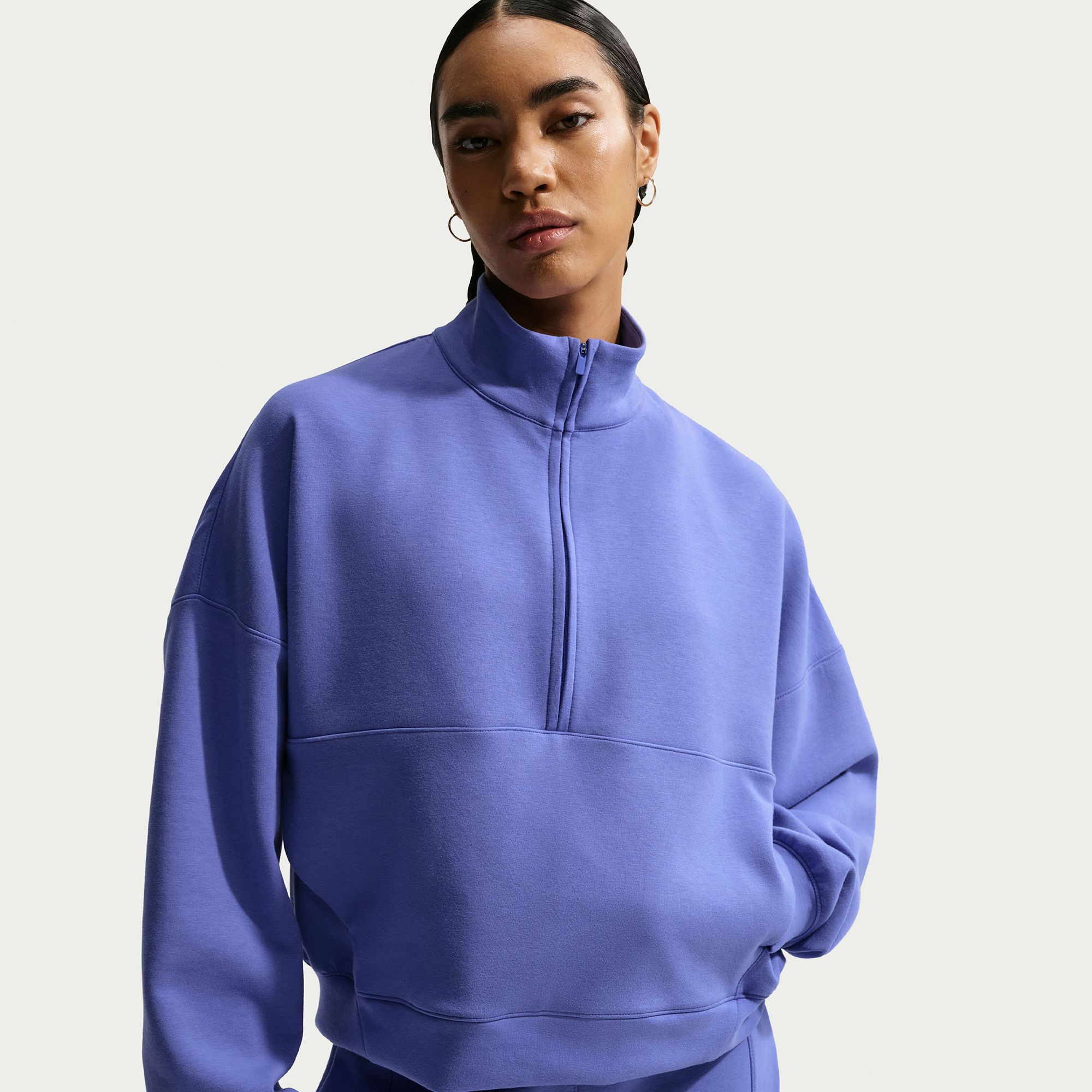 Nike Women's 24.7 ImpossiblySoft Oversized 1/2 Zip Sweatshirt