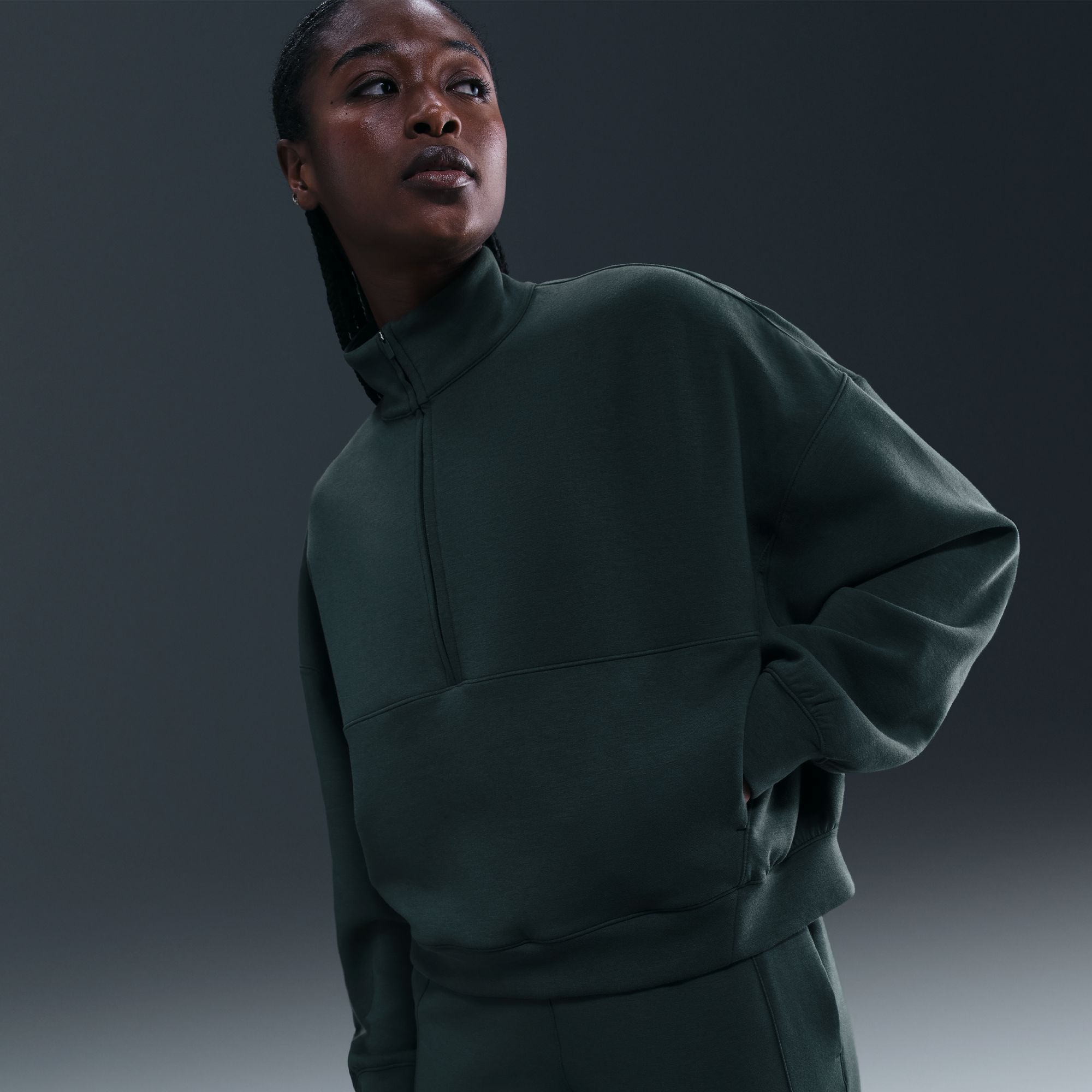 Nike Women's 24.7 ImpossiblySoft Oversized 1/2 Zip Sweatshirt