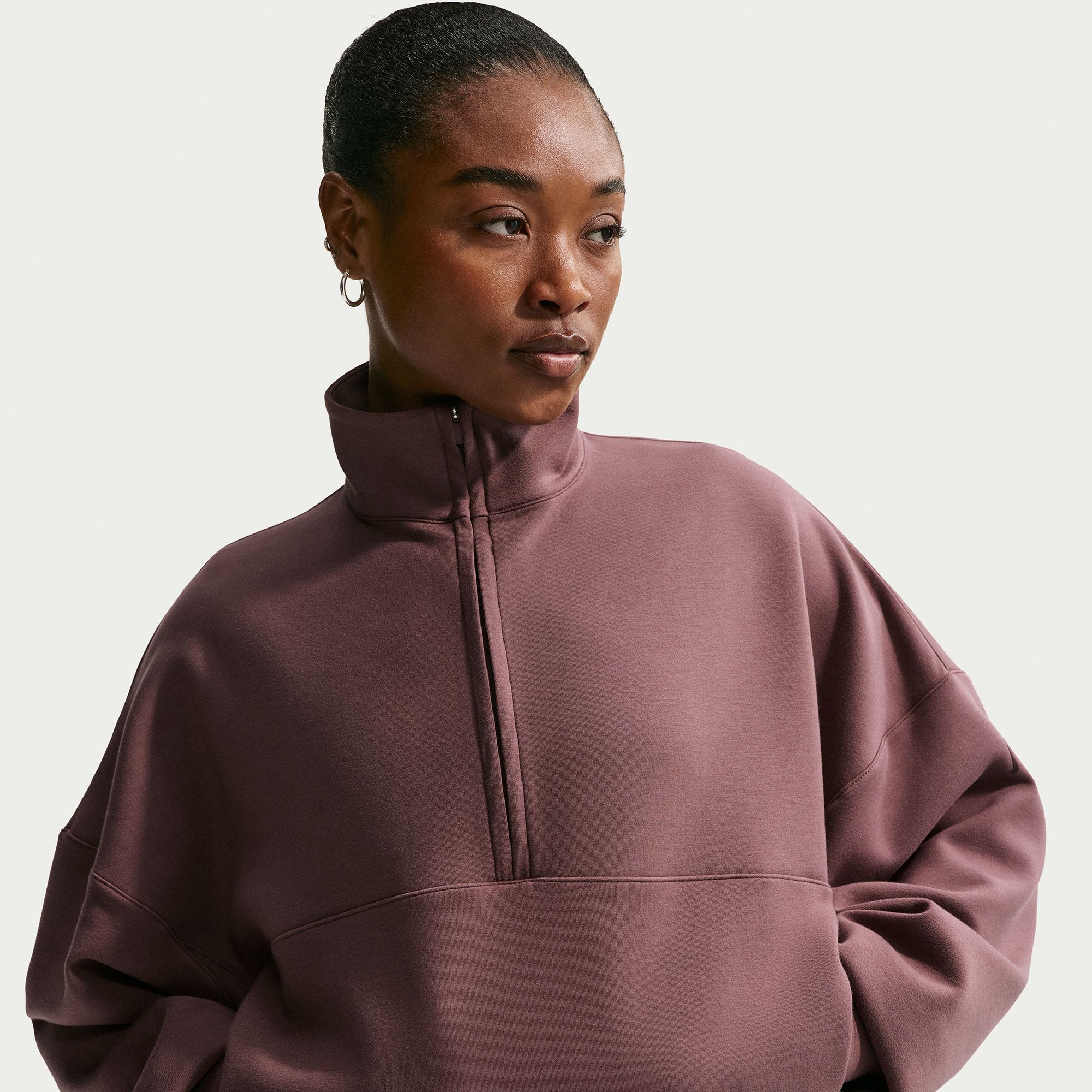 Nike Women's 24.7 ImpossiblySoft Oversized 1/2 Zip Sweatshirt
