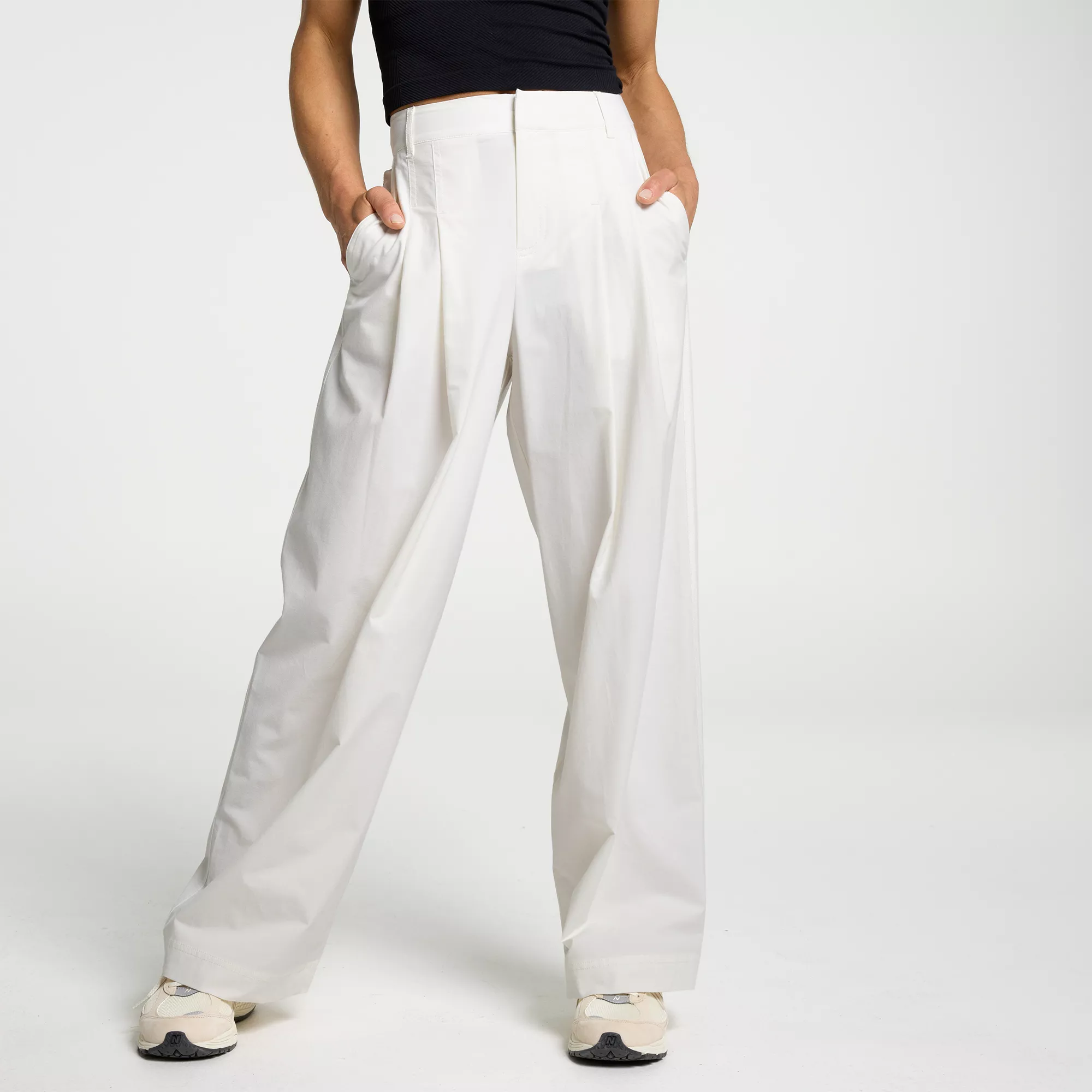 CALIA Women's Effortless Nyluxe Pleated Wide Leg Pant