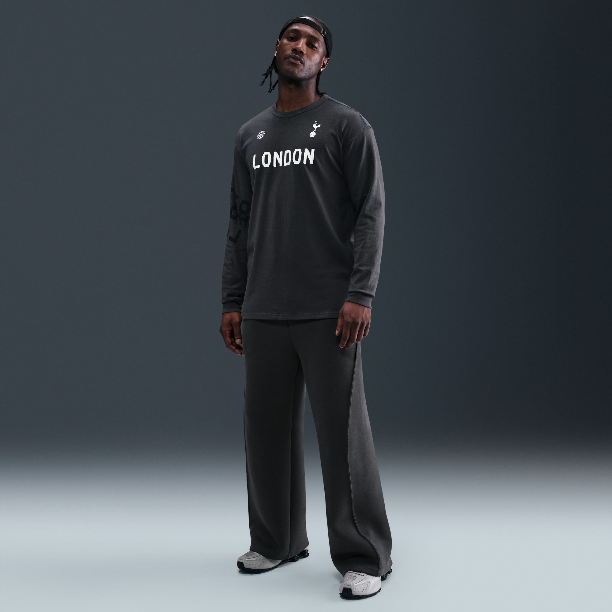 Nike Adult Tottenham Hotspur Anthracite 2025 Graphic Long Sleeve T