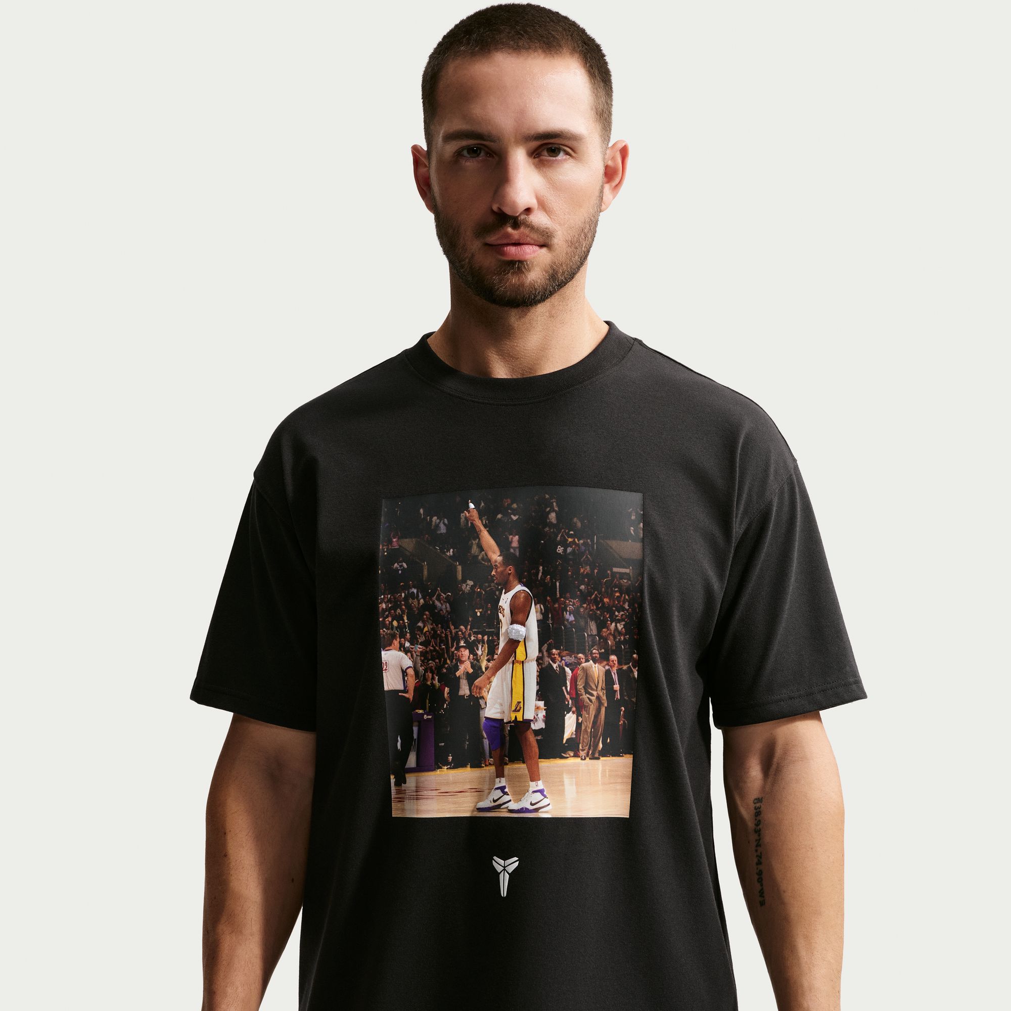 Nike Men's Kobe Bryant Max90 81 Graphic T-Shirt | Dick's Sporting