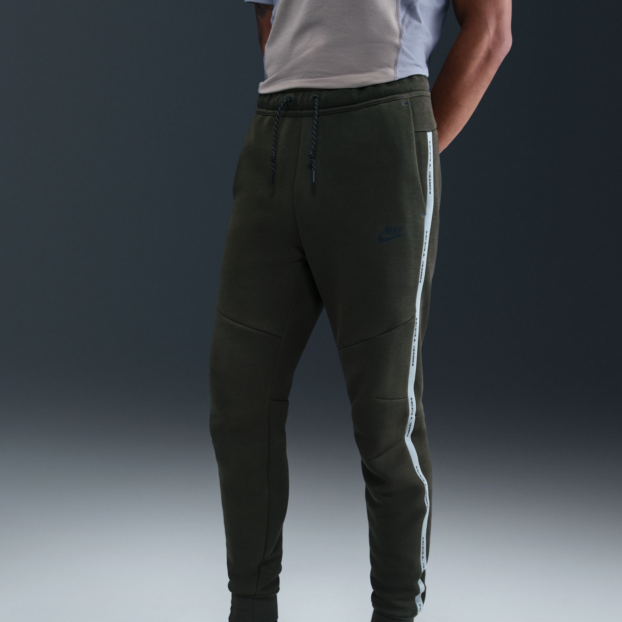 Nike Men's Tech Fleece Reflective Jogger Pants | Dick's Sporting Goods