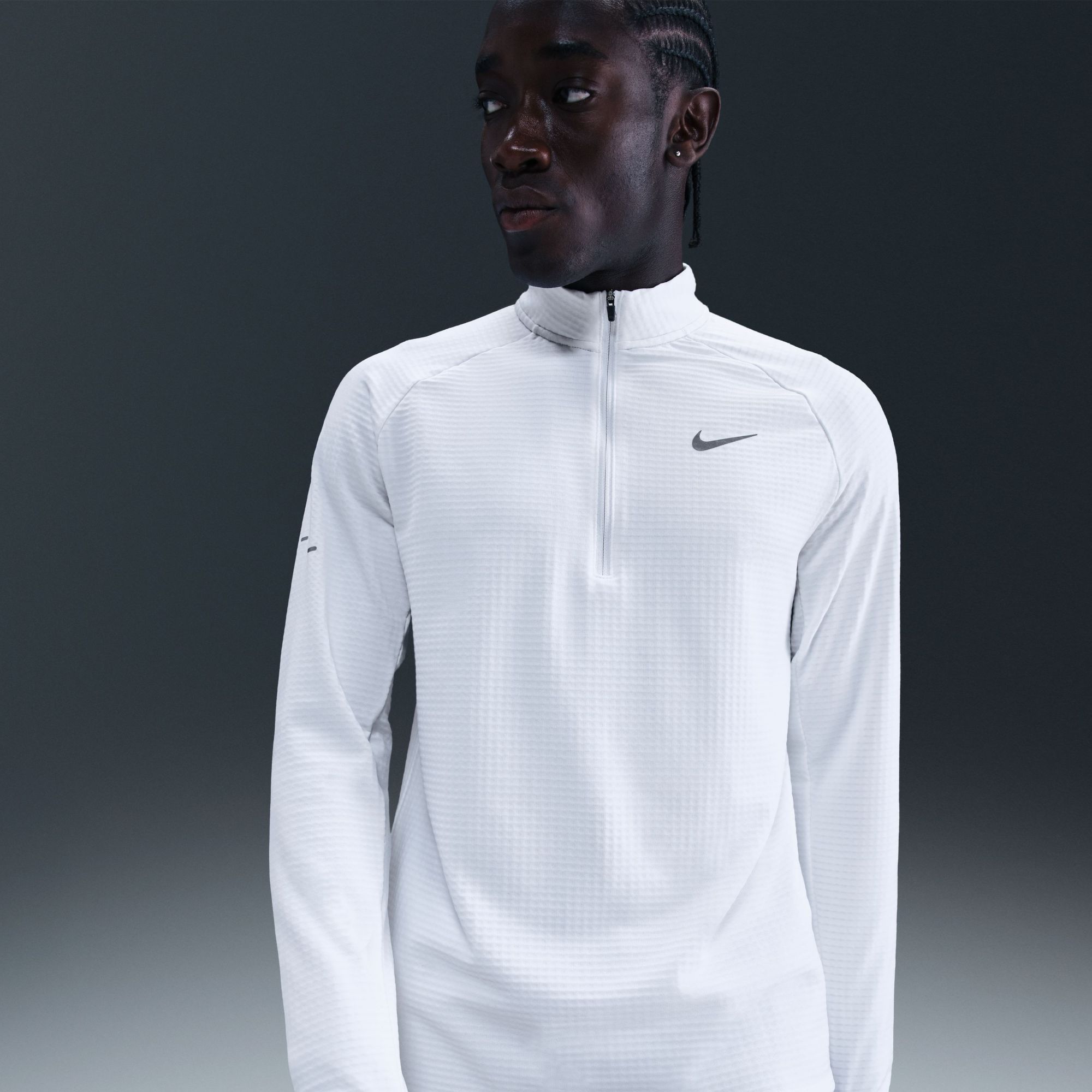 25NIKMRUNNMNKTFRPLAFE_White_is